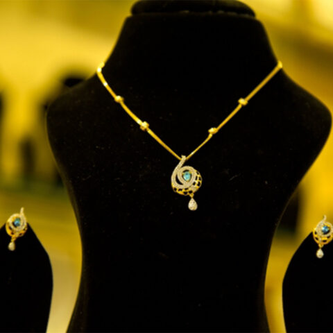 Jewel One Necklace Collections