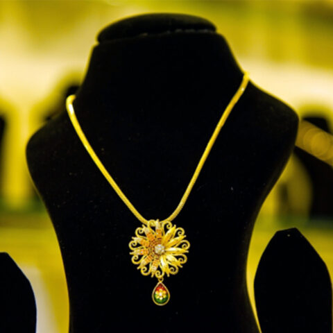 Jewel One Necklace Collections